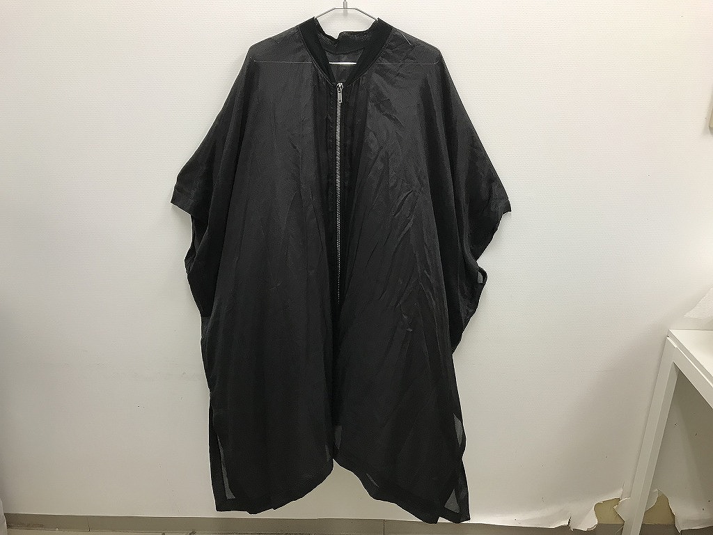 【継続期間押さえる大売り出し】リックオウエンス Rick Owens 雅びやかで今めかしいな御洒落の愛らしさ シルクポンチョフライトジャケット 無償性大きさ RR01D3904SH 【中古】