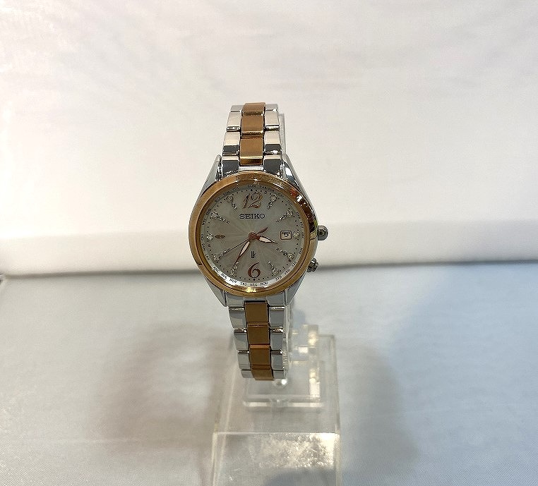 【全品ポイント10倍!要エントリー】【期間限定セール】セイコー SEIKO SAKURA Blooming ルキア クオーツ ソーラー腕時計 1000本生産モデル 限定 3針 アナログ シルバー・ピンクゴールド系 1B35-0AA0 【中古】|ワットマン店