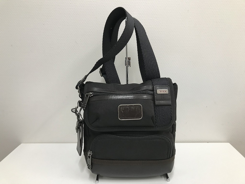 【全品ポイント10倍!要エントリー】【期間限定セール】トゥミ TUMI オトナ仕様のショルダーバッグ 上品でスタイリッシュなお洒落の魅力 ALPHA BRAVO BARSTOW クロスボディ 2223306HKO 【中古】|ワットマン店