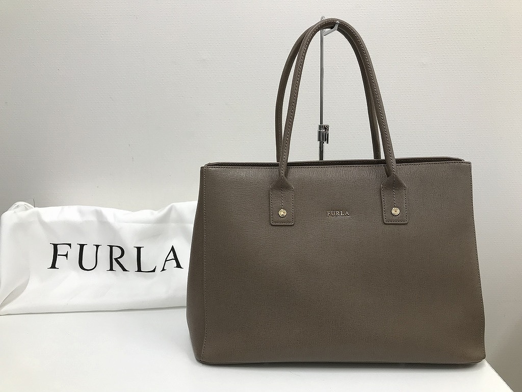 フルラ FURLA とことん魅せる！オトナ遣りかたのシンプルトート 窈窕たるで今めかしいな着飾るの愛らしさ A4可 御徒面子 肩かけ鞄 通い 【中古】
