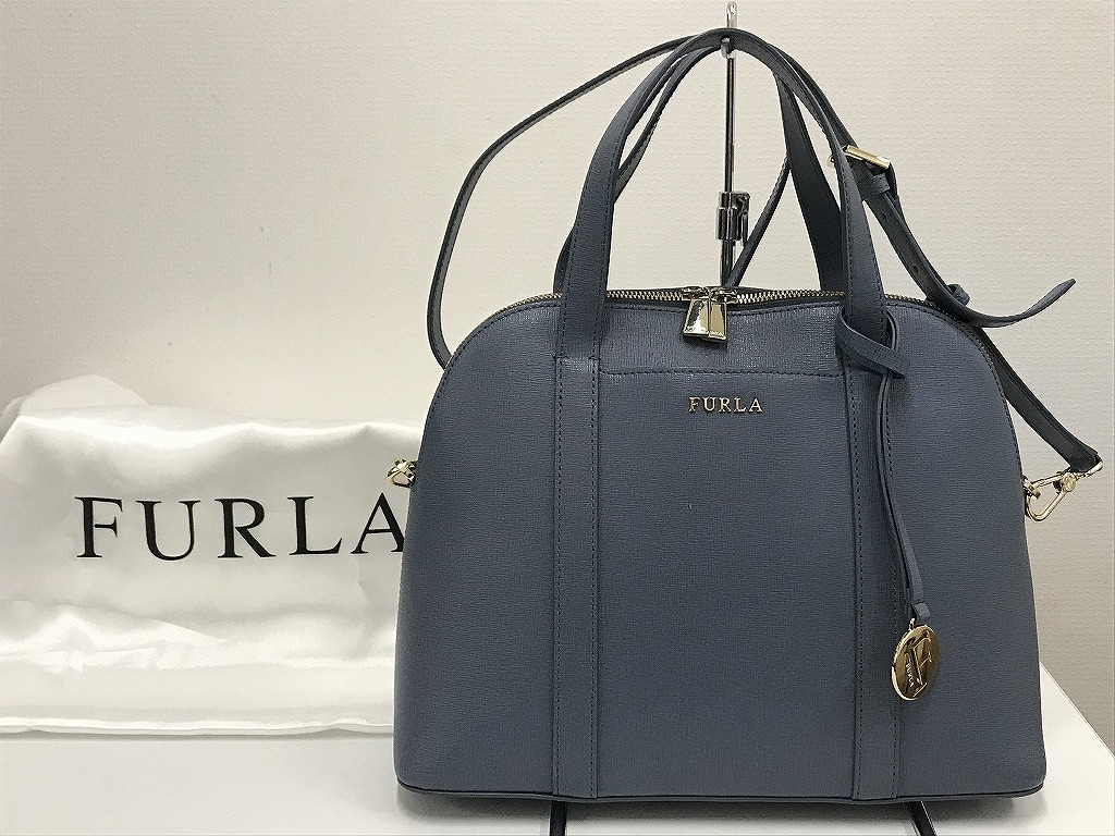 フルラ FURLA 超美品 とことん魅せる！雅びやかで今めかしいな御洒落の愛らしさ 2WAY 学生寄宿舎型ハンドバック 肩先曲がった掛け鞄 【中古】