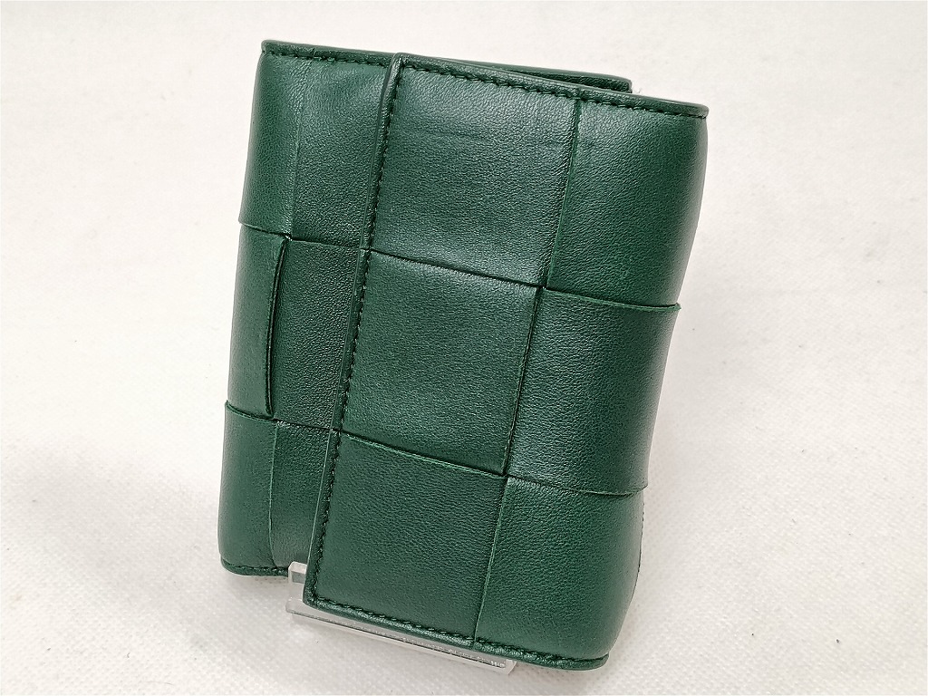 【継続期間押さえる大売り出し】ボッテガヴェネタ BOTTEGA VENETA ビッグイントレチャート 緑であること 【中古】