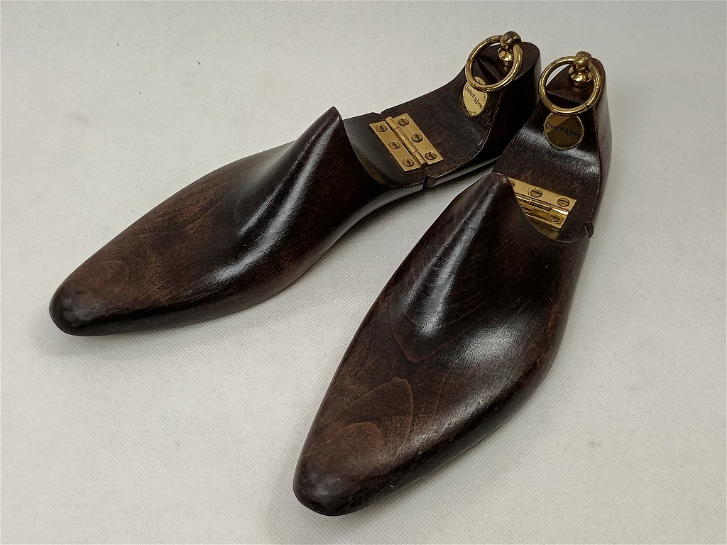 【4/4(土)20時～全品ポイント10倍！要エントリー】クロケット＆ジョーンズ Crockett&Jones シューキーパー 5 1/2 D 【中古】