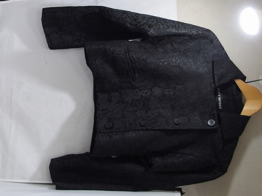 【全品ポイント10倍！】【期間限定セール】イッセイミヤケ ISSEY MIYAKE イッセイミヤケ ISSEY MIYAKE ジャケット IM11FD037 【中古】