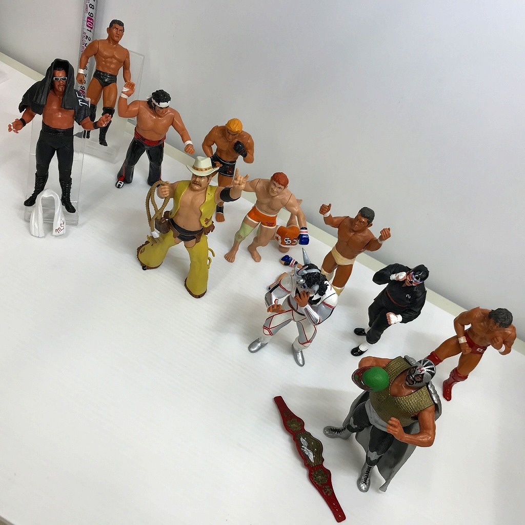 【全品ポイント10倍！要エントリー】【期間限定セール】プロレスラー アクションフィギュア【ミルマスカラス/スタンハンセン/獣神ライガー/蝶野/橋本 など計11体】 プロレスラー 【中古】｜ワットマン店