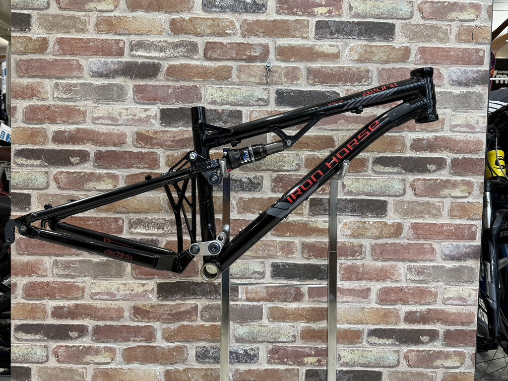 【全品ポイント10倍！】【期間限定セール】アイアンホース IRON HORSE MTB 2007 フレームセット azure【カウマン戸塚】 【中古】