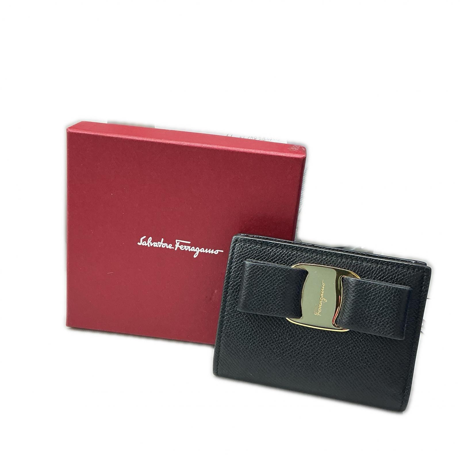サルヴァトーレフェラガモ Salvatore Ferragamo レディース 紙入れ 2つ折り紙入れ 黒いこと【中古】