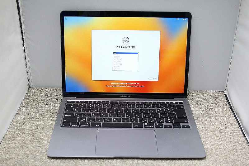 アップル Apple iMacBook Air MGN63J/A 【中古】