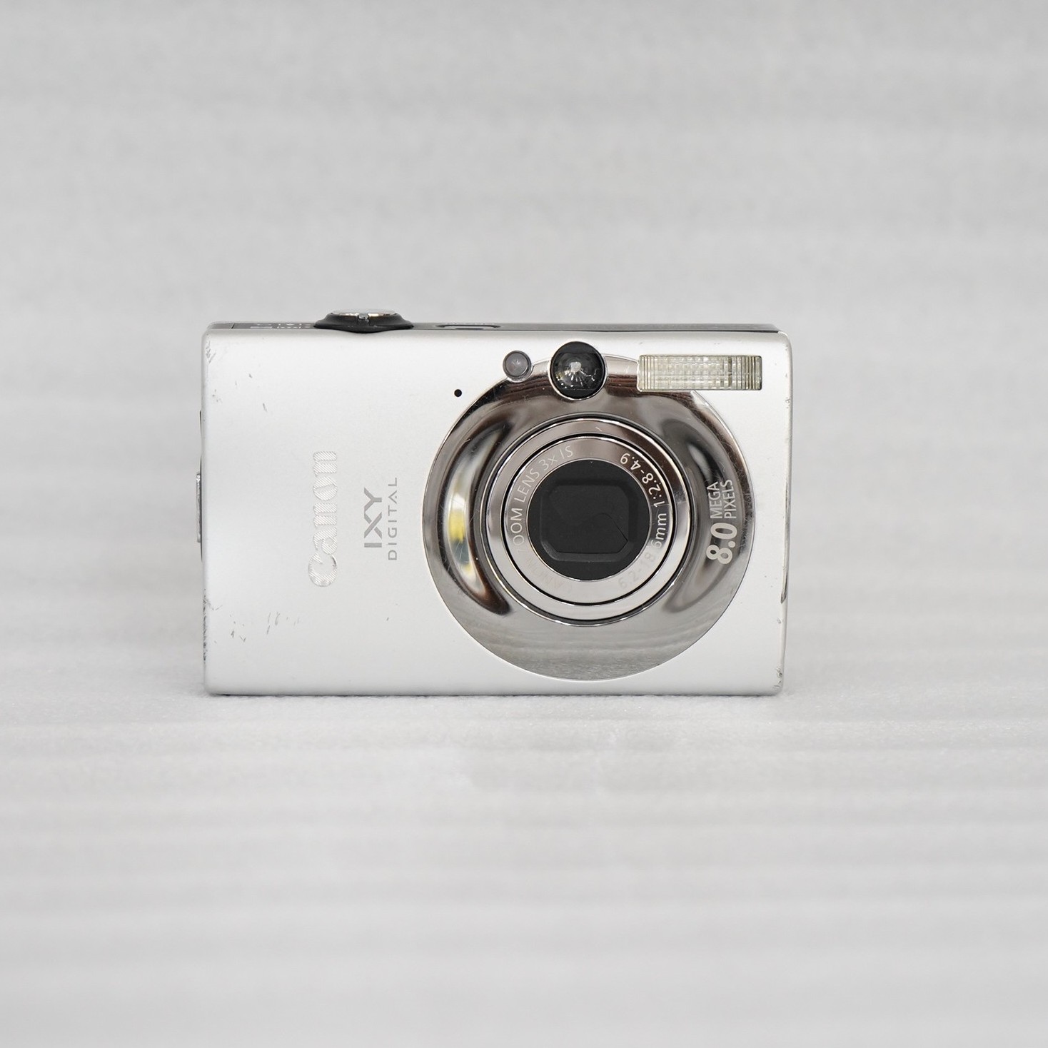 加農砲 Canon デジタル写真機 しろがね色 IXY DIGITAL 20 IS【中古】
