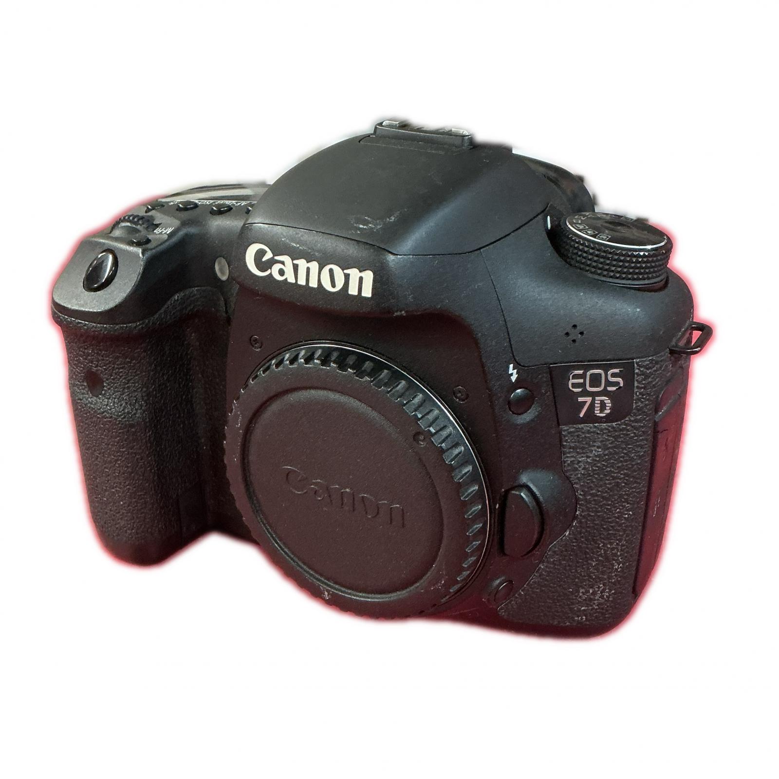 【全品ポイント10倍！要エントリー】【期間限定セール】Canon キャノン デジタル一眼カメラ EOS 7D【中古】｜ワットマン店
