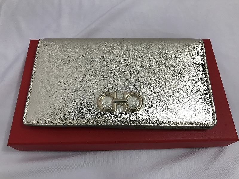 【全品ポイント10倍！要エントリー】【期間限定セール】フェラガモ Ferragamo 長財布 ガンチーニ 【中古】｜ワットマン店