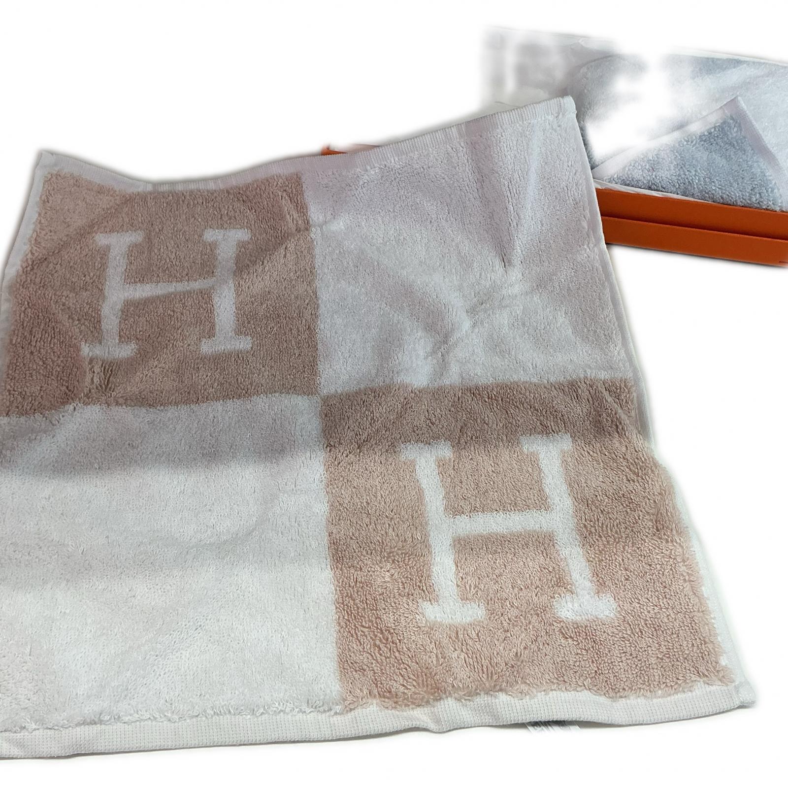 【全品ポイント10倍!要エントリー】【期間限定セール】エルメス HERMES キッチン用品 青、ベージュ【中古】|ワットマン店