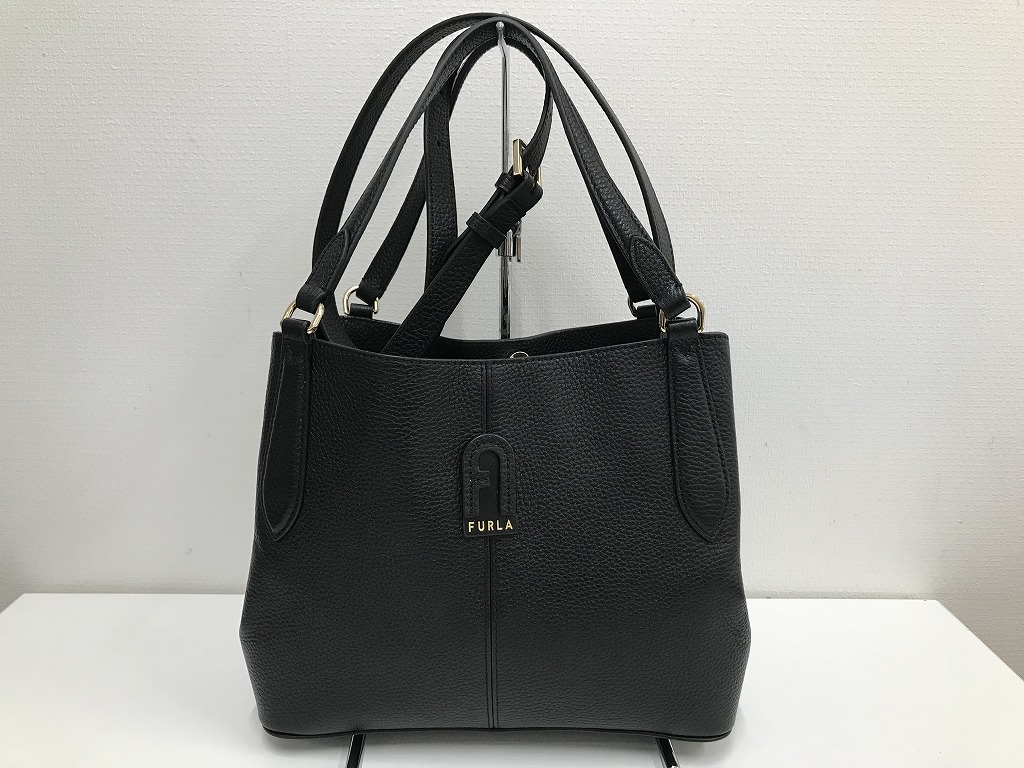 【全品ポイント10倍!要エントリー】超美品 フルラ FURLA とことん魅せる!オトナ仕様の2WAYバッグ 上品でスタイリッシュなお洒落の魅力 2WAY ハンドバッグ ショルダー 斜め掛け鞄 黒|ワットマン店
