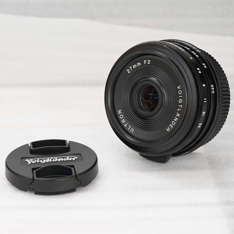 【全品ポイント10倍!要エントリー】交換レンズ Voigtlander ULTRON 27mm F2 ブラック【中古】|ワットマン店