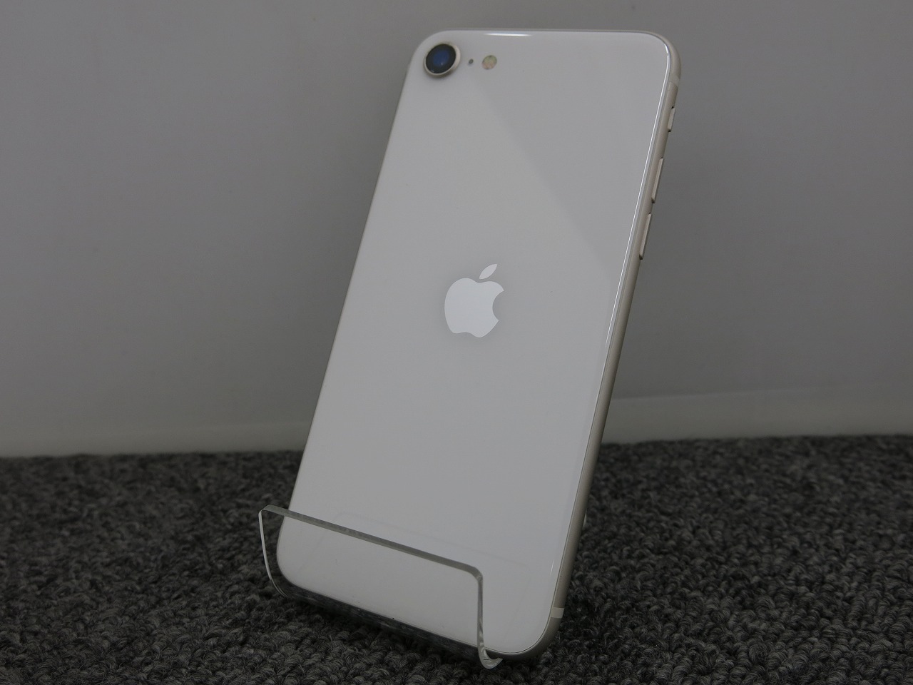 【全品ポイント10倍!要エントリー】SofrtBank 第3世代 iPhoneSE 64GB Starlight MMYD3J/A【ネットワーク利用制限○】【中古】|ワットマン店