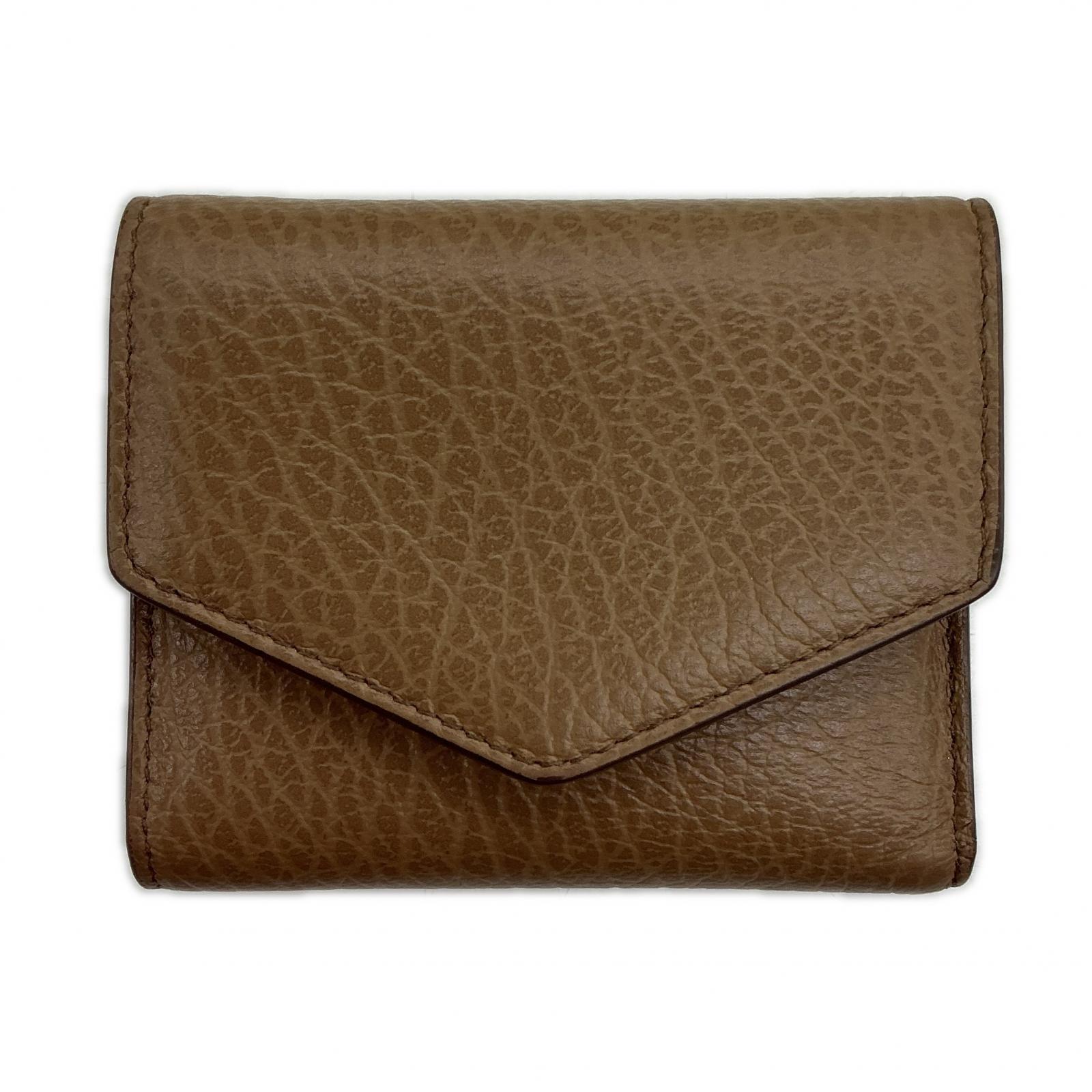 【全品ポイント10倍！要エントリー】メゾンマルジェラ MAISONMARGIELA メンズ 三つ折り財布 S56UI0136 レザー ベージュ エンベロープレザーウォレット【中古】｜ワットマン店