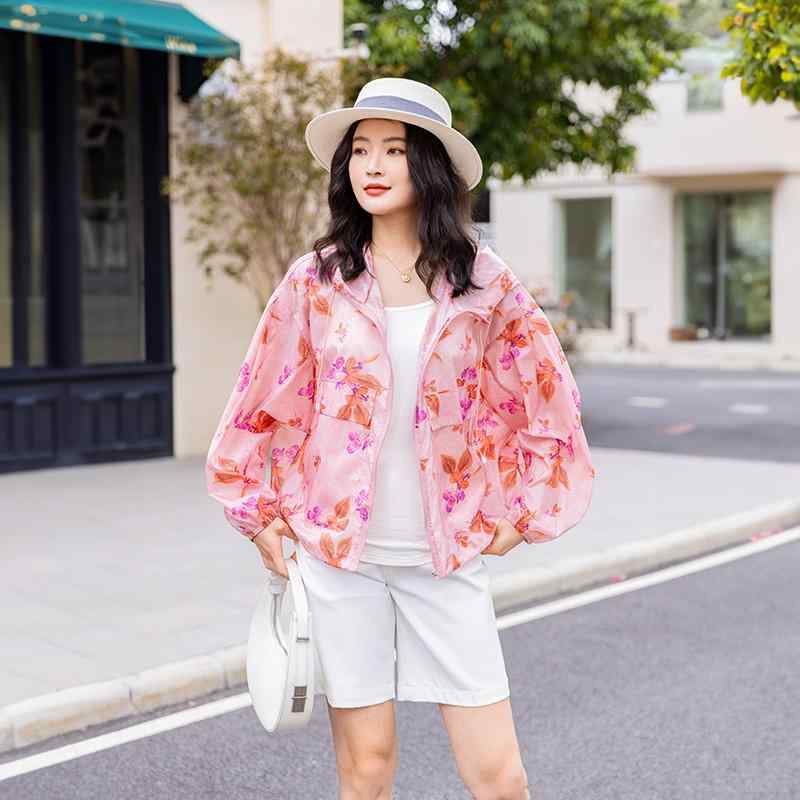 ラッシュガード 大きいサイズ 夏 レディース ショート丈 日焼け防止 ジャケット ファッション プリント リゾート フード付 薄地