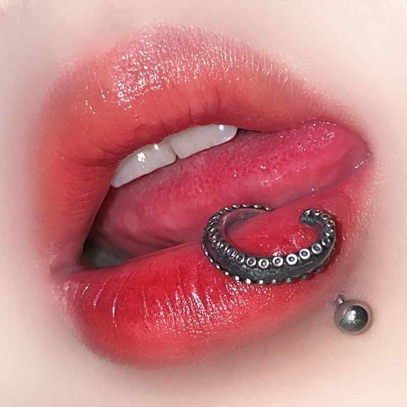 k14WG LIPデザイン　ピアス　唇 k14WG LIPデザイン ピアス 唇