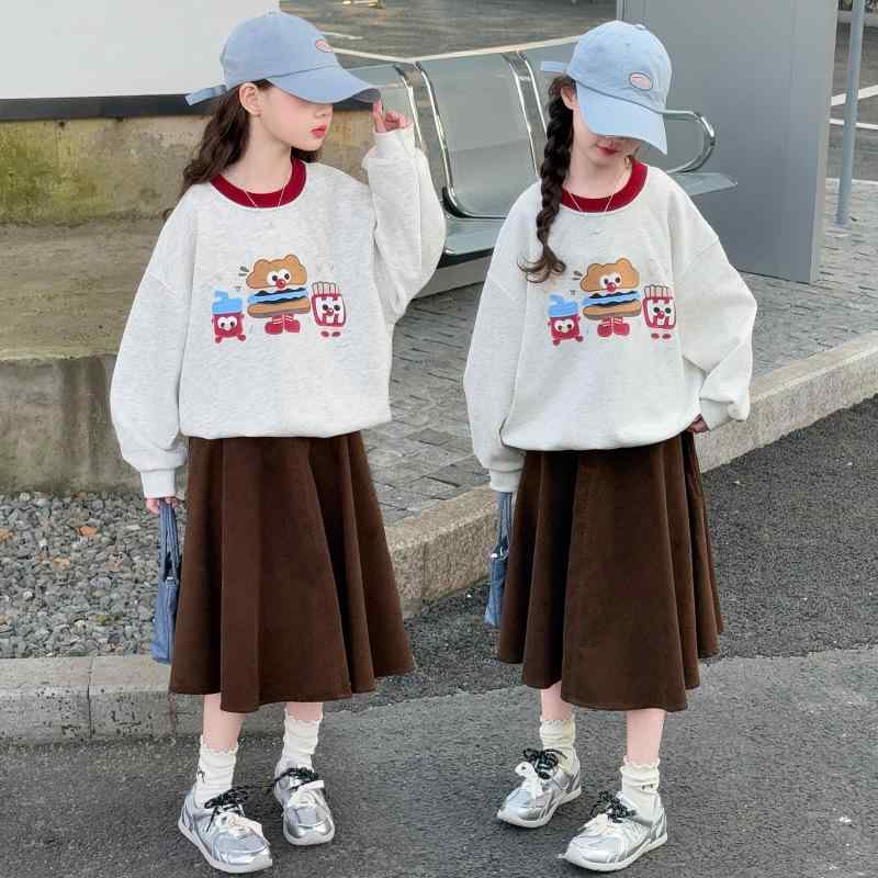 セットアップ 女の子 キッズ ジュニア 小学生 中学生 春秋 長袖 スウェット トレーナー コーデュロイ スカート 2点セット カジュアル スポーティスタイル 綿 コットン 柔らかい 普段使い 通学 お出かけ おしゃれ かわいい