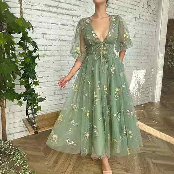 衣装 レディース 成人女性用 春夏 V素っ首 メッシュ カクテルドレスルー ロング丈 A伝達ルート ノースリーブ ポリエステル 逢魔が時御召しもの 寄りあい御召しもの 華燭の典 二次会 お呼ばれ フォーマル 黒いこと 白いこと サクラ色