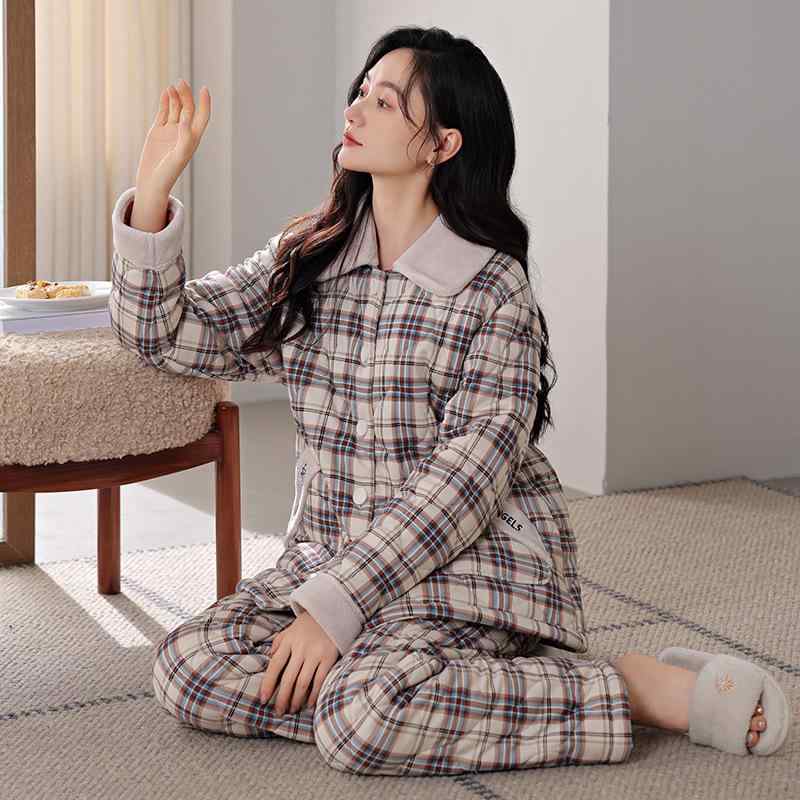 御部屋お召しもの レディース 御っ母さん お上さん 秋冬 中綿入り口・入口 照合のしるし柄 朦々たる あったか 保温 パジャマ 上下書き割り 長袖 長ズボン 襟付き添い人 好いたらしい 伸縮性 御部屋着 心地よい ワンマイルウェア
