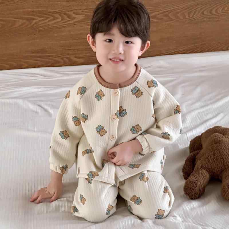 キッズ 男の子 女の子 ベビー ルームウェア パジャマ セットアップ 上下セット 春秋 冬 純綿 コットン100% 中綿入り キルティング 保温 あったか アニマル柄 前開き カーディガン ボタン 丸首 クルーネック 部屋着