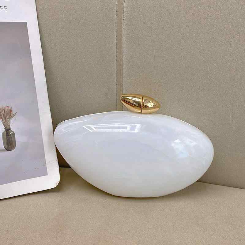 鞄 アクリル 大理石柄 楕円形 ボックス型 上品 個性的 クラッチバッグ ショルダーバッグ フォーマルバッグ デイリーユース ロック開閉 裏地なし 内ポケット ハードタイプ