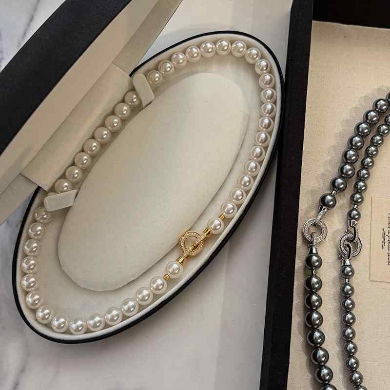 ネックレス レディース 女性用 高品質 上質 パール 銅製 電気メッキ加工 フレンチレトロ ヴィンテージ 幾何学モチーフ セーターアクセサリー オーストラリアンホワイト シルバーグレー 普段使い オフィス カジュアル エレガント 軽量