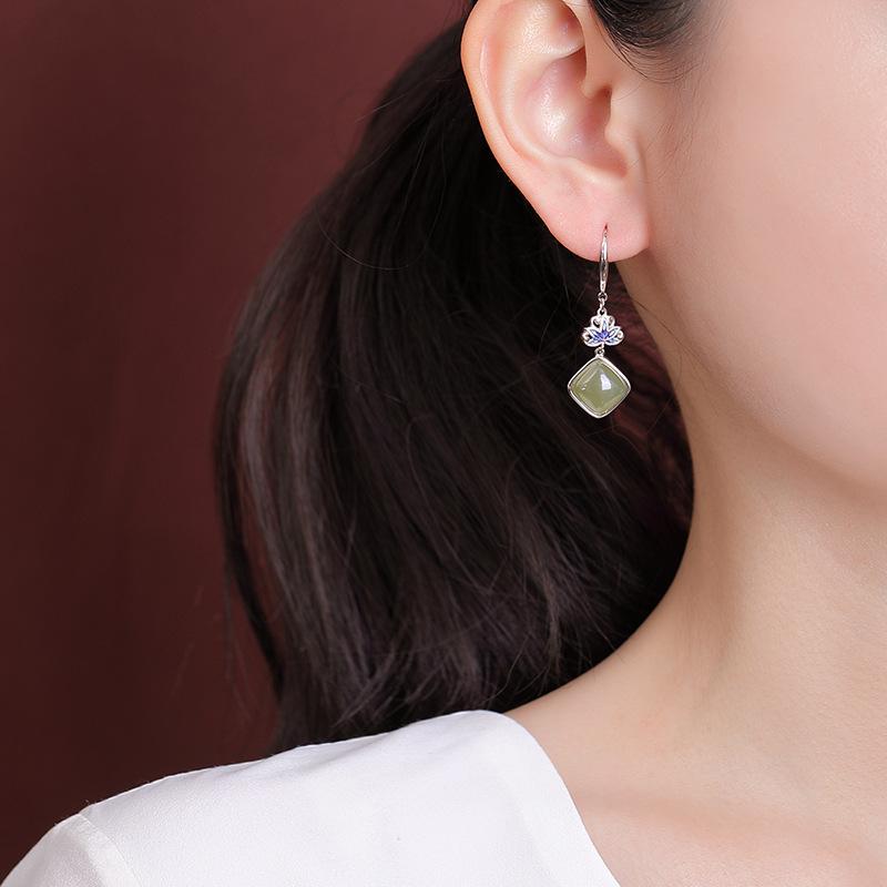 ピアス レディース 925スターリングシルバー 和田玉 晴水翡翠 七宝焼 蓮 菱形 レトロ 中国風モダン フックピアス ドロップタイプ 大人かわいい カジュアル エレガント 上品 アクセサリー 普段使い おしゃれ