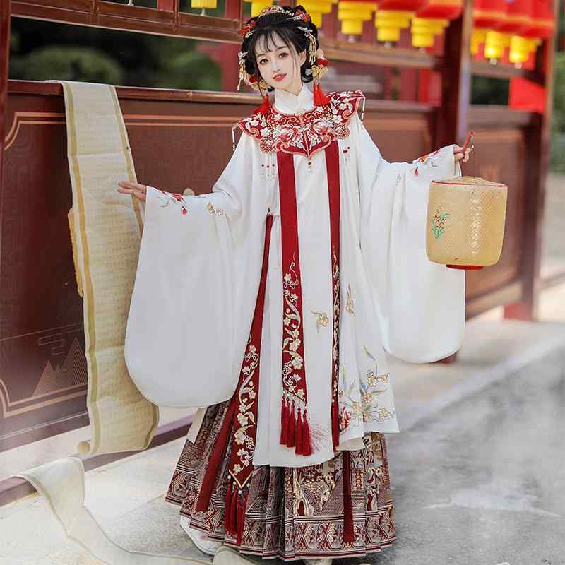 漢服 レディース 明朝様式 立ち襟 斜め合わせ トップス 雲肩 馬面スカート 重厚刺・墸 華やか花柄 伝統衣装 優雅なアンサンブル ポリエステル製 11,877円