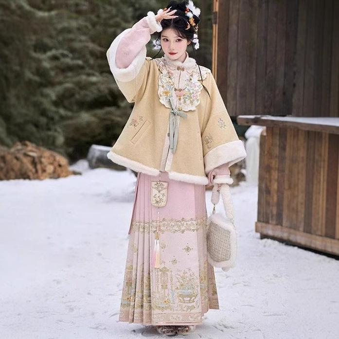 漢服 レディース お上さん用 明代風 目あたらしい 組み換える 刺・墸 秋冬 アウター 上衣 羽織り 馬面裙 筋目スコート 襦裙 晴れ着 お正月 新年 スリー天下太平 セットアップ