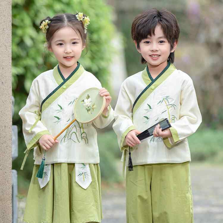 唐装 男の子 子供 男児 キッズ 幼児 新中華風 中国風 伝統的 モダンチャイニーズ 長袖 上下セットアップ 発表会 舞台 イベント 七五三 お正月 写真撮影 コスプレ 春秋 綿 コットン 高級感 上品 フォーマル