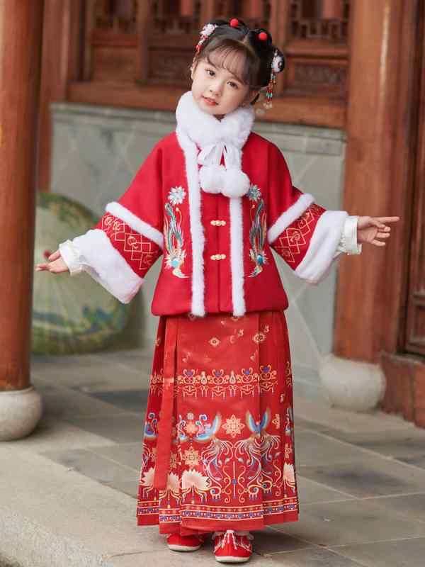 キッズ 女の子 漢服 唐装 馬面スカート 親子コーデ 新年挨拶 お正月 お祝い 発表会 中国風 伝統衣装 中華風 レトロ 秋冬 厚手 暖か 防寒 ボア裏地 ポリエステル素材 動物柄 3歳 4歳 5歳 6歳 7歳 8歳