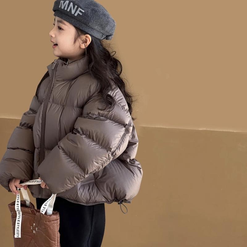 ダウンジャケット ガールズ 女の子 キッズ 子供服 秋冬 ボリュームアウター ハイネック ミドル丈 オーバーサイズ ホワイトダックダウン 厚手 防寒 あったか おしゃれ かわいい 韓国風 カジュアル 普段使い 通学 お出かけ ダークブラウン|way-ugo