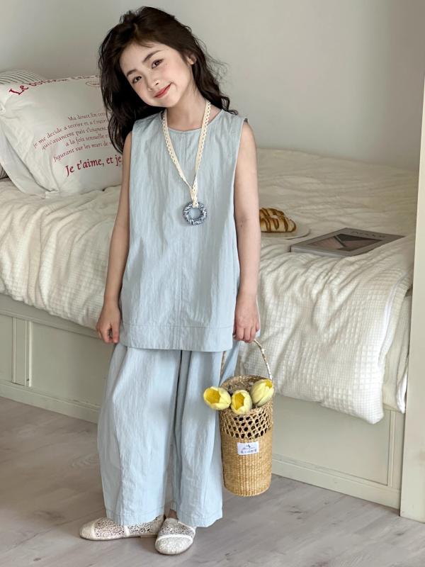 ガールズ セットアップ キッズ 女の子 ジュニア 春夏 親子コーデ お揃い かわいい オシャレ 韓国風 無地 綿 コットン ノースリーブ ベスト 薄手 柔らかい 9分丈 パンツ ライトブルー 水色
