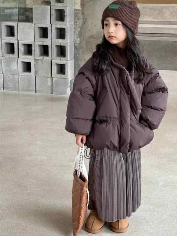 ダウンジャケット 女の子 キッズ ジュニア ショート丈 取り外し可能 厚手 ホワイトダックダウン ゆったり 長袖 ジップアップ ダークブラウン ポリエステル素材 普段使い 通学 秋冬 暖かい 防寒 韓国風 オルチャン シンプル｜way-ugo