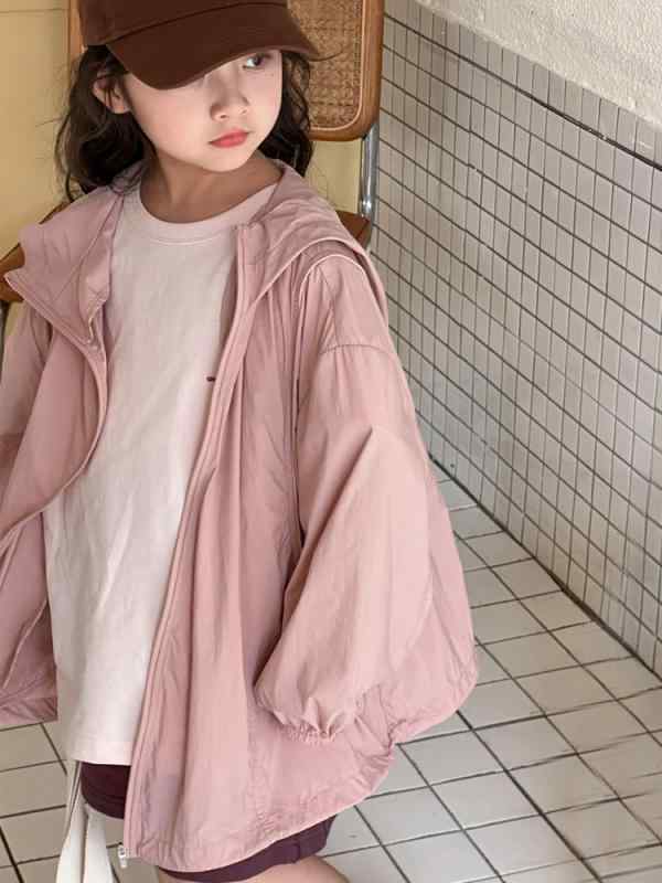 ウィンドブレーカー 女の子 キッズ ジュニア 春秋 マウンテンパーカー フード付き UVカット ジャンパー 長袖 ジップアップ アウター 通学 普段使い 軽量 ポリエステル くすみピンク