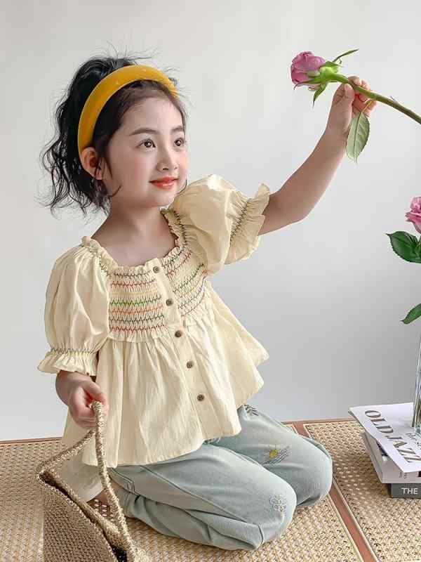 シャツ 女の子 春夏 韓国風 スイート かわいい ガーリー 半袖 おしゃれ 上品 ランタンスリーブ バルーンスリーブ クルーネック ラウンドネック 綿 コットン プリンセス トレンド 普段使い ベージュ アイボリー