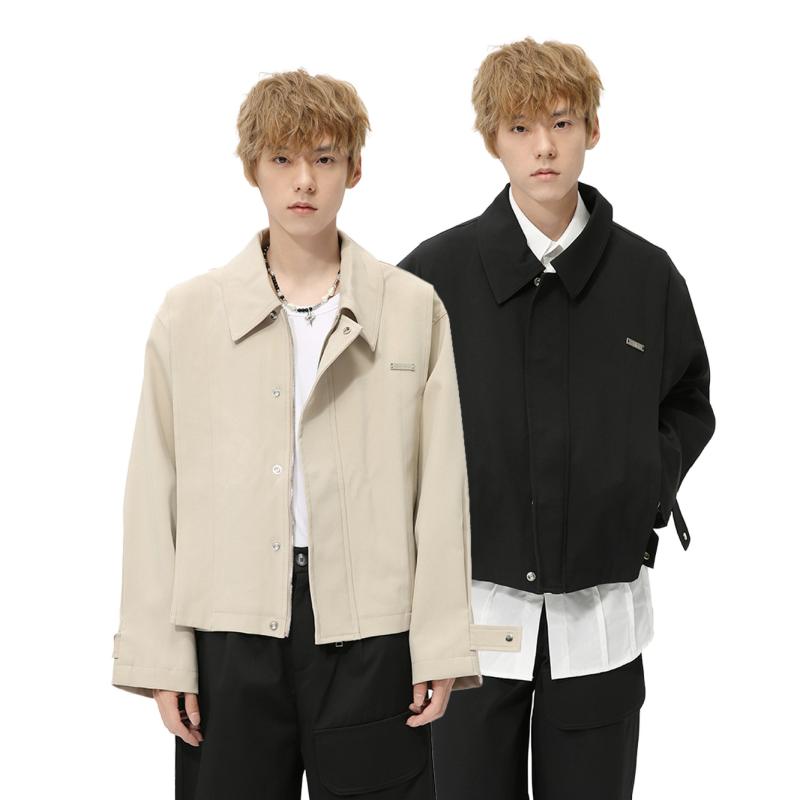 ジャケット メンズ 男性用 秋冬 韓国ファッション レトロ メタルロゴ 襟付き ショート丈 シンプル カジュアル ブルゾン アウター ゆったり ルーズフィット ジップアップ 無地 ポリエステル ポリウレタン 伸縮性 デイリーユース ブラック カーキ｜way-ugo