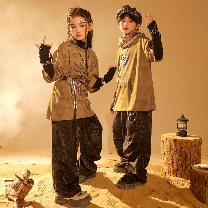 ダンス衣装 キッズ 男の子 女の子 ストリート ヒップホップ ジャズ 発表会 ステージ パフォーマンス 練習着 目立つ 個性的 廃土風 セットアップ 半袖トップス 長袖インナー ヒョウ柄パンツ ポリエステル 秋冬 ジュニア