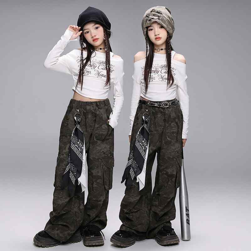 ダンスウェア キッズ 女の子 ジャズダンス ストリートダンス ショート丈トップス ヘソ出し 白 迷彩カーゴパンツ コットン セットアップ 韓国風 練習着 レッスン着 発表会 ステージ衣装 演出服
