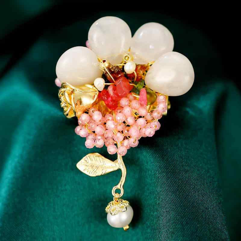 ブローチ レディース 高級感 天然パール 玉石 ハンドメイド 上品 かわいい ピンク 花 フラワー コサージュ アクセサリー フォーマル カジュアル 多機能 銅製
