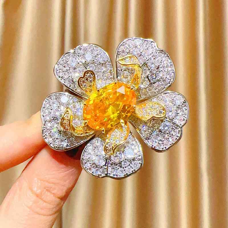 ブローチ フランス風 宮廷風 重厚感 豪華 花 フラワーモチーフ ジルコニア 装飾 エレガント 上品 華やか どんな服装にも合う ファッション小物 銅製 電気メッキ加工 パーティー 結婚式 フォーマル カジュアル オフィス デイリーユース ギフト プレゼ