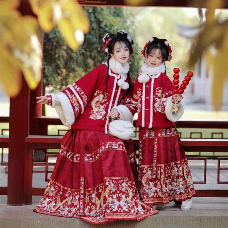 漢服 親子服 母娘 大人 女性 女の子 子供 キッズ 明朝風 お正月 年末年始 旧正月 晴れ着 冬 秋冬 馬面裙 ロング丈スカート シフォン ポリエステル ファー襟付き 切り替えデザイン
