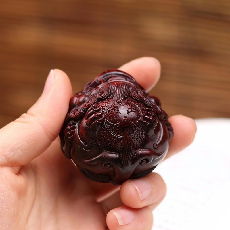 開運グッズ メンズ 紫檀製 手彫り 貔貅 瑞獣 ハンドマッサージボール 縁起物 携帯用 魔除け ストレス解消 脳活 掌サイズ インテリア 置物
