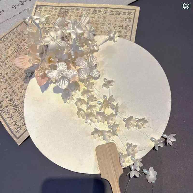 髪飾り レディース 漢服 和風 スズラン 花 ハンドメイド タッセル フリンジ ヘアクリップ 森ガール ナチュラル 上品 エレガント 布製 かわいい 春夏