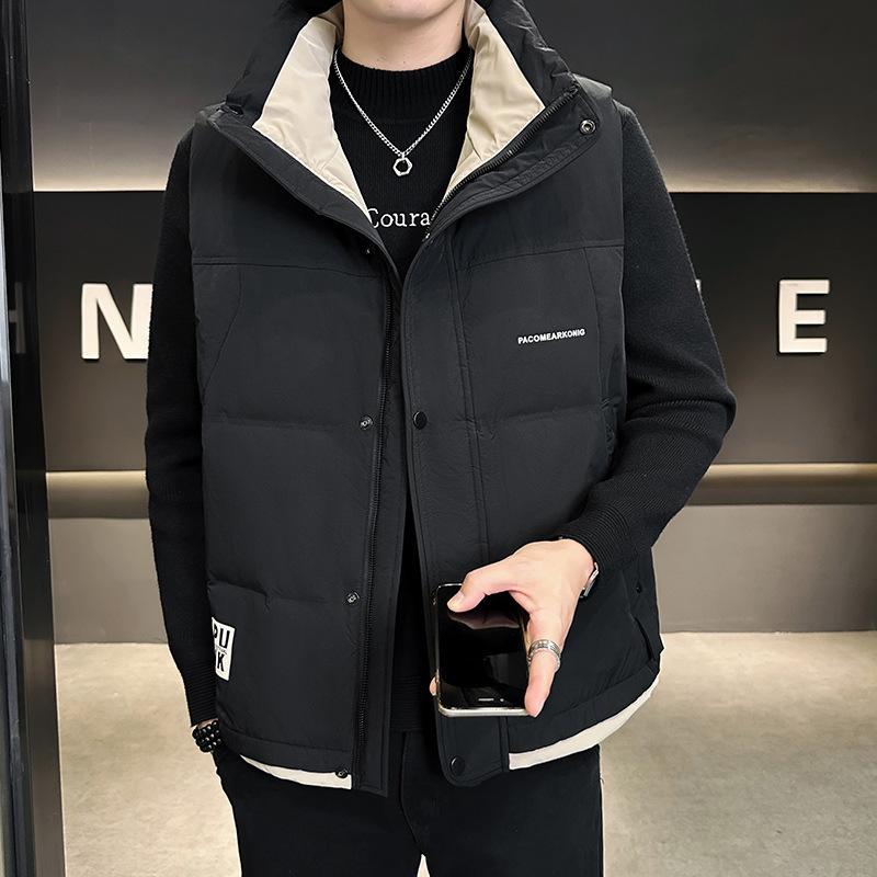 ベスト ジレ メンズ 男性用 白鴨ダウン 羽毛 スタンドカラー 立ち襟 ノースリーブ 保温 防寒 あったか 厚手 軽量 ゆったり 切り替えデザイン 秋冬 ファッション トレンド ポリエステル