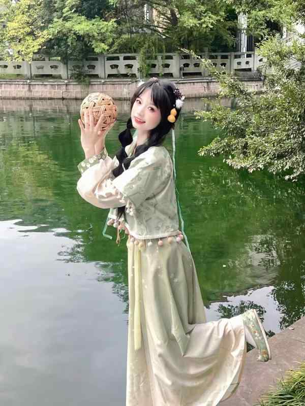 漢服 レディース 改良版 モダン 中国伝統衣装 中華風刺繍 春夏 3点セット 唐・槿子 円領シャツ 八破スカート 唐風 古風 レトロ フェミニン ポリエステル 普段使い イベント衣装