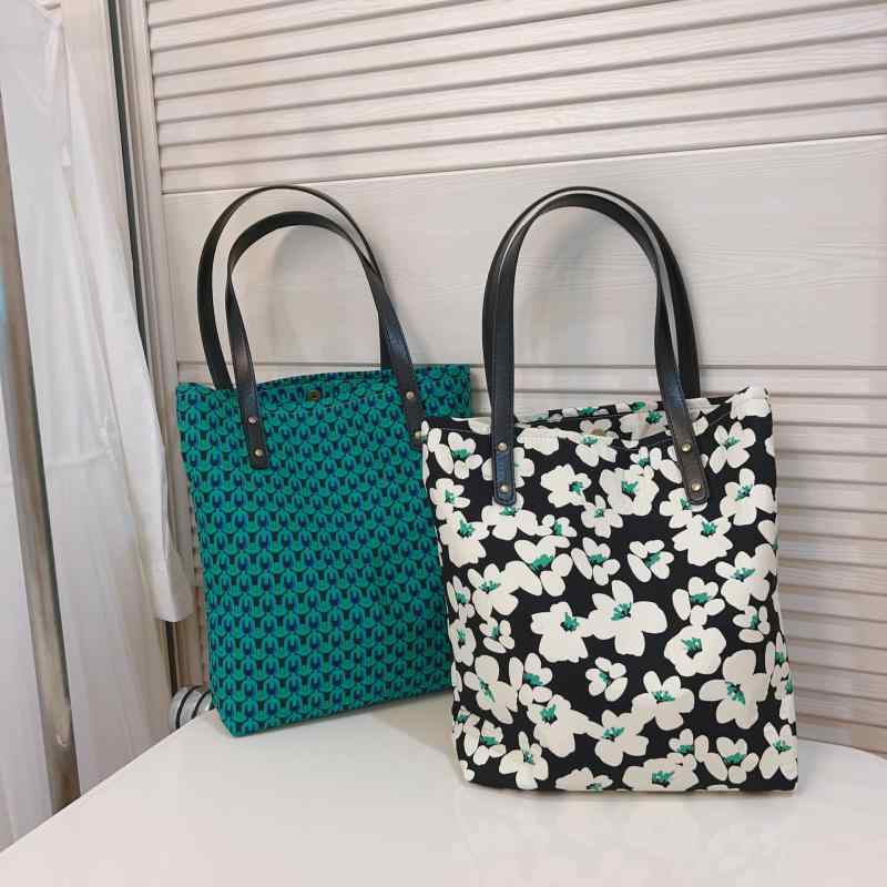 トートバッグ レディース レトログリーン 花柄プリント コットン 厚手 自立 ワンショルダー パソコンバッグ 書類入れ A4対応 縦型 スクエア 上品 デイリーユース 通勤 通学