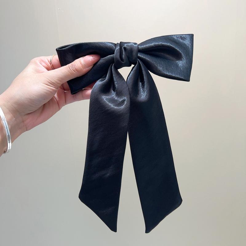 ヘアクリップ レディース ブラック 大きめリボン 蝶結び 高級感 上品 サテン布製 バレッタ 髪留め まとめ髪 アップヘア 髪量多い 太い髪 おしゃれ 韓国風 普段使い